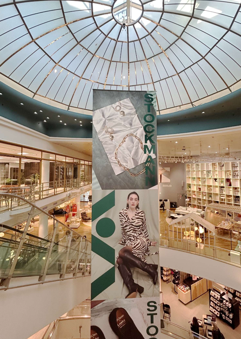 Store banner